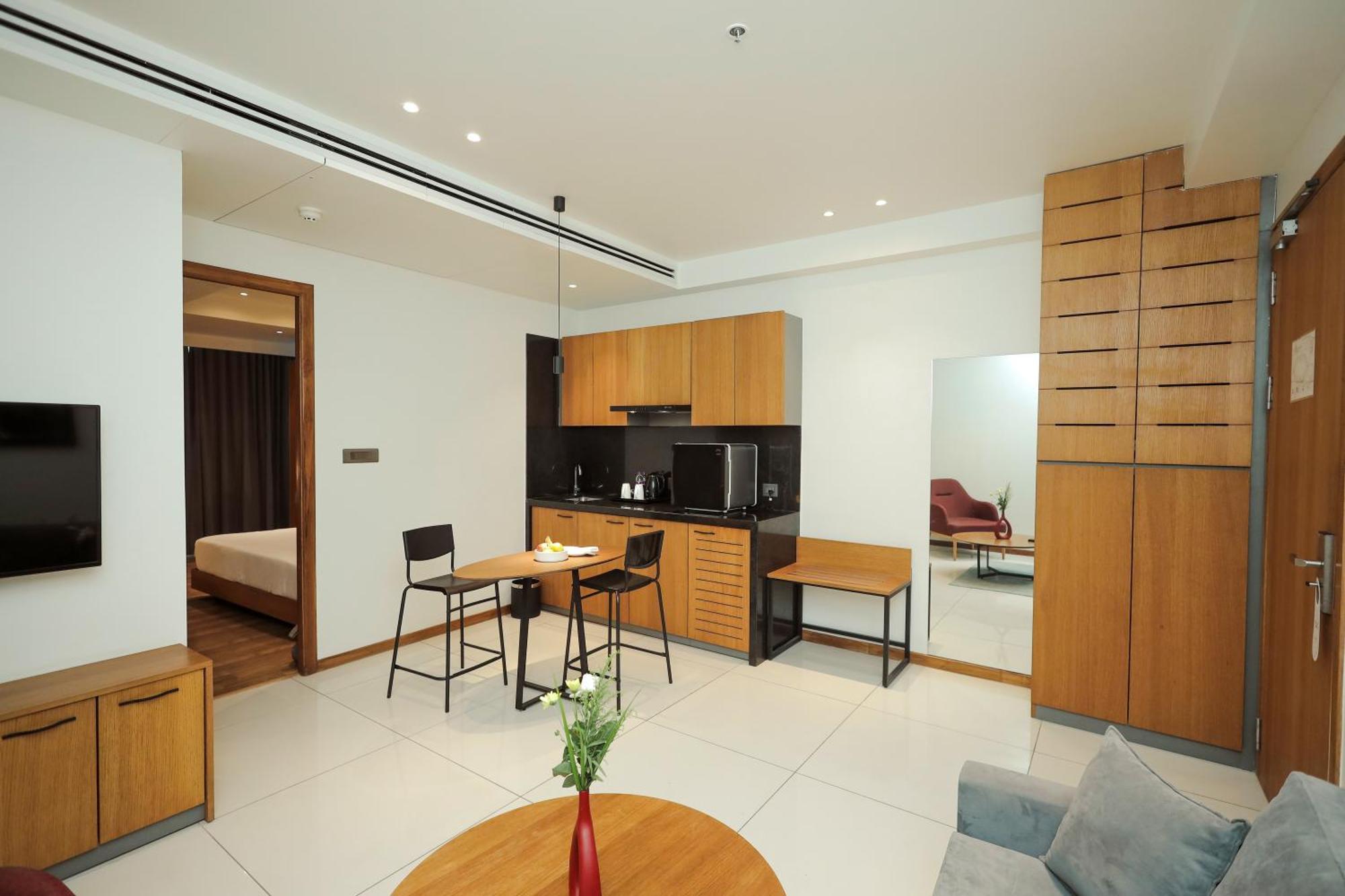The World Surat Hotel Exterior photo